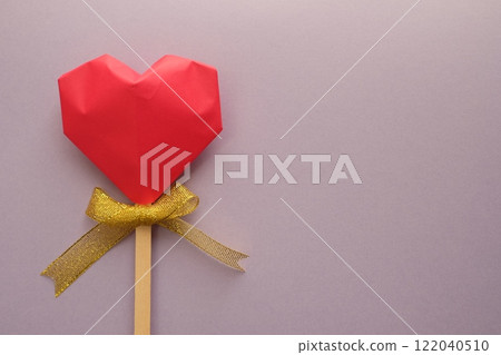 A three-dimensional heart made with origami paper A three-dimensional heart made with origami paper 122040510