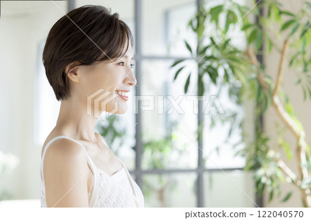 女人的美麗形象肖像 122040570