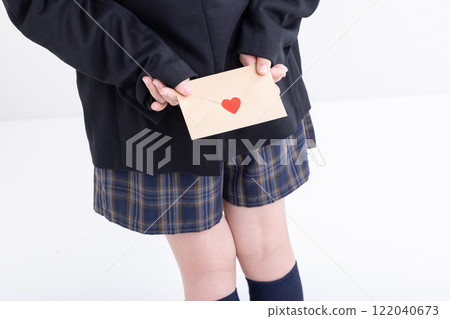 Girl giving love letter 122040673