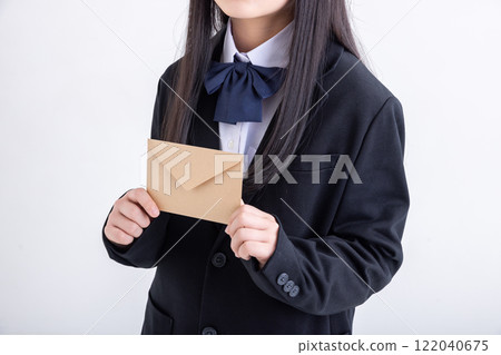 帶著一封信的女孩 122040675