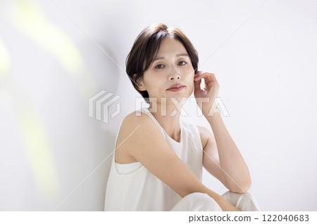 Beauty image female portrait Beauty image female portrait 122040683