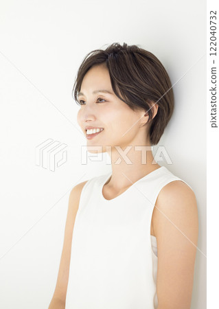 Beauty image female portrait 122040732