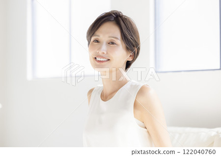 Beauty image female portrait Beauty image female portrait 122040760
