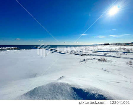 北海道佐呂間湖結冰 122041091