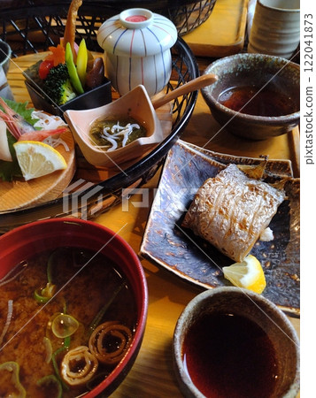 Japanese-style lunch set: Assorted lunch Japanese-style lunch set: Assorted lunch 122041873