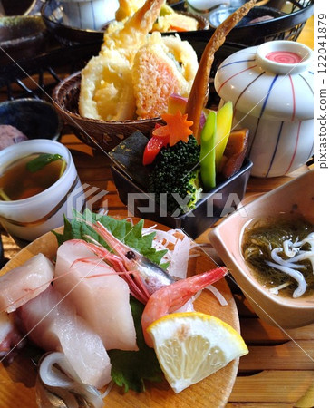 Japanese-style lunch set: Assorted lunch Japanese-style lunch set: Assorted lunch 122041879