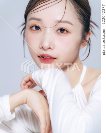 Female beauty portraits, skin care, cosmetics Female beauty portraits, skin care, cosmetics 122042377
