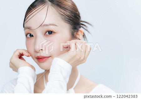 女性美容肖像護膚化妝品 122042383