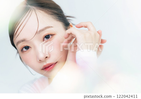 Women's beauty image, skin care, cosmetics 122042411