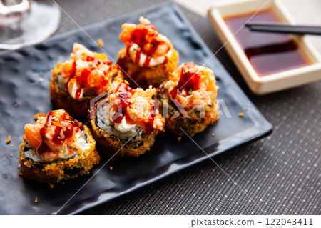 Futomaki - big japanese rolls closeup 122043411
