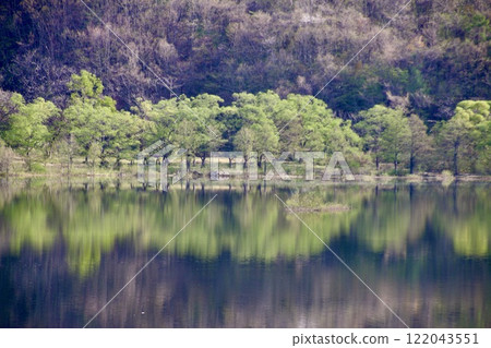 Lake Akimoto and Urabandai (Kitashiobara Village, Fukushima Prefecture) 122043551