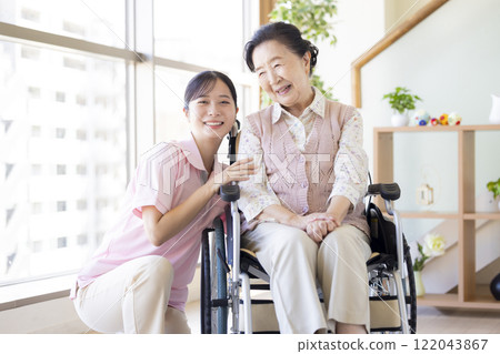 Image of care: Caregivers caring for the elderly Image of care: Caregivers caring for the elderly 122043867