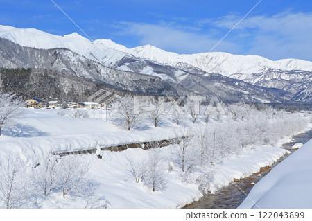 Hakuba in winter: frost and the Northern Alps 122043899