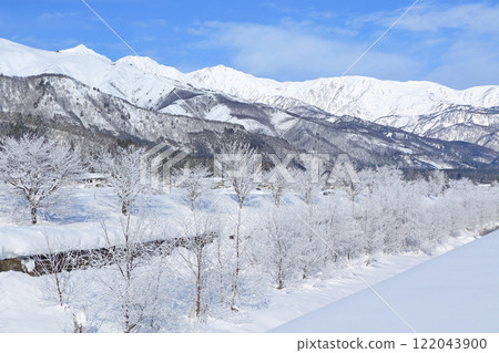 冬天的白馬、白霜和北阿爾卑斯山 122043900
