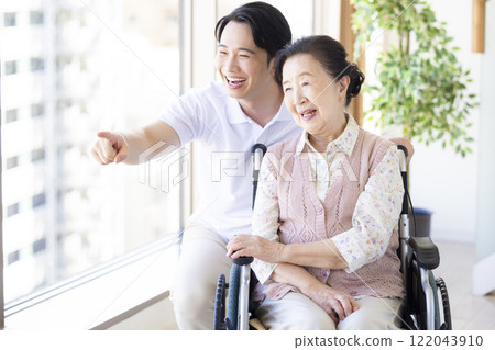 Image of care: Caregivers caring for the elderly 122043910