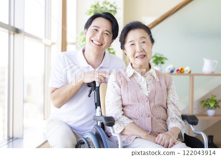 Image of care: Caregivers caring for the elderly 122043914