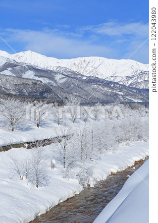 冬天的白馬、白霜和北阿爾卑斯山 122043980