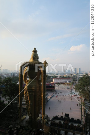黑風洞 (Batu Caves),受穆魯幹勳爵 (Lord Murugan) 保護的印度教聖地 黑風洞 (Batu Caves),受穆魯幹勳爵 (Lord Murugan) 保護的印度教聖地 122044316