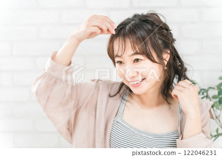 Stylish woman in the room Stylish woman in the room 122046231