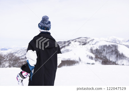 Children enjoying skiing 122047529