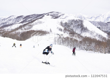 Children enjoying skiing 122047531