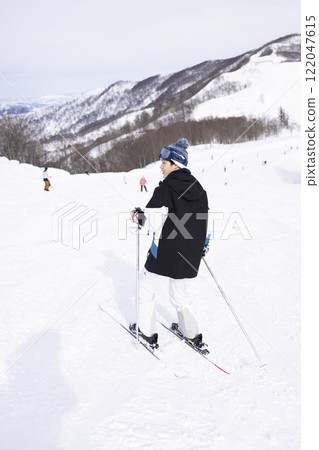 孩子們喜歡滑雪 122047615