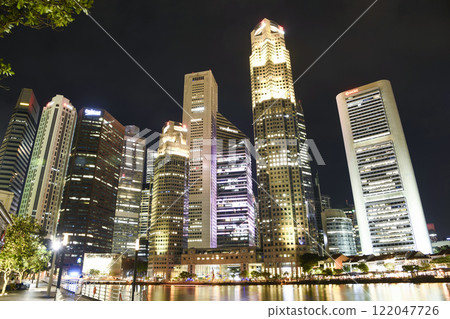 Night view of skyscrapers in the Financial District of Boat Quay, Singapore. 122047726