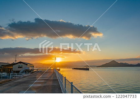 First sunrise seen from Hiroshima Kannon Marina 122047733