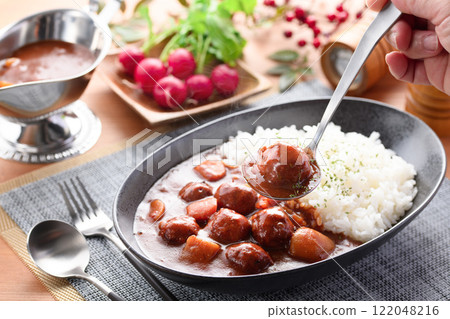 肉丸咖哩(肉丸的味道滲透到咖哩裡,很好吃!) 肉丸咖哩 肉丸咖哩(肉丸的味道滲透到咖哩裡,很好吃!) 肉丸咖哩 122048216