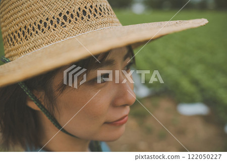 Vegetable farmer 122050227