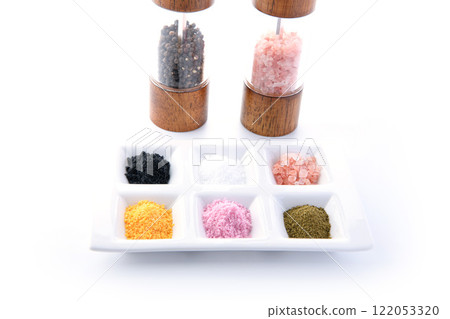 Various types of salt (plum salt, yuzu salt, pink rock salt, charcoal salt, matcha salt, coarse salt) Various types of salt (plum salt, yuzu salt, pink rock salt, charcoal salt, matcha salt, coarse salt) 122053320
