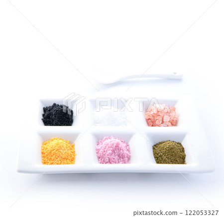 Various types of salt (plum salt, yuzu salt, pink rock salt, charcoal salt, matcha salt, coarse salt) Various types of salt (plum salt, yuzu salt, pink rock salt, charcoal salt, matcha salt, coarse salt) 122053327