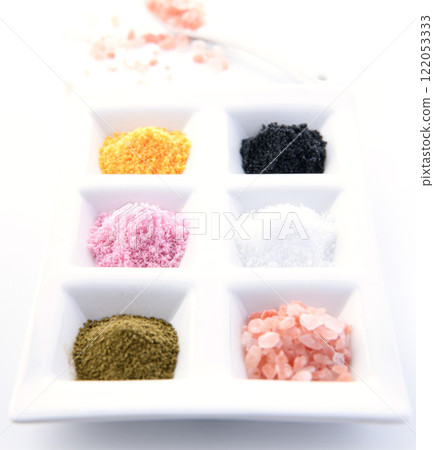 Various types of salt (plum salt, yuzu salt, pink rock salt, charcoal salt, matcha salt, coarse salt) Various types of salt (plum salt, yuzu salt, pink rock salt, charcoal salt, matcha salt, coarse salt) 122053333