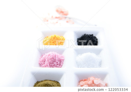 Various types of salt (plum salt, yuzu salt, pink rock salt, charcoal salt, matcha salt, coarse salt) 122053334