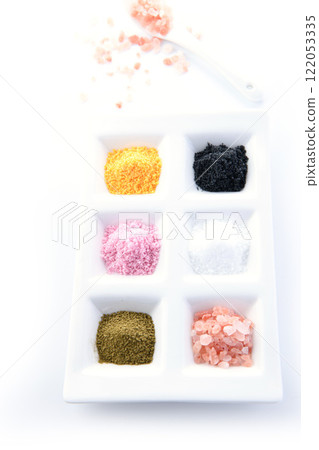 Various types of salt (plum salt, yuzu salt, pink rock salt, charcoal salt, matcha salt, coarse salt) 122053335