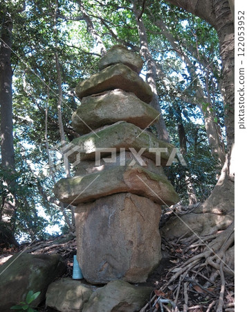 鎌倉市妙院北側登山步道上的大江廣本之墓 122053952