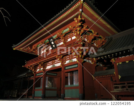 Illuminated Tsurugaoka Hachimangu Shrine (Romon Gate) in Kamakura Illuminated Tsurugaoka Hachimangu Shrine (Romon Gate) in Kamakura 122054195