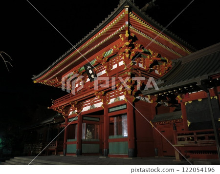 Illuminated Tsurugaoka Hachimangu Shrine (Romon Gate) in Kamakura Illuminated Tsurugaoka Hachimangu Shrine (Romon Gate) in Kamakura 122054196