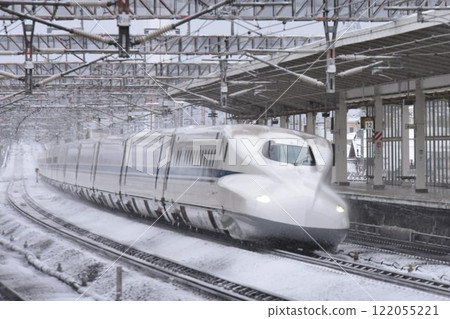 Tokaido Shinkansen: Winter scene at Maibara Station Tokaido Shinkansen: Winter scene at Maibara Station 122055221