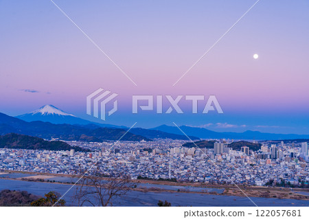 [Shizuoka Prefecture] Evening view of Shizuoka city and Mt. Fuji from Maruyama Flower Garden 122057681