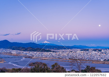[Shizuoka Prefecture] Evening view of Shizuoka city and Mt. Fuji from Maruyama Flower Garden 122057682