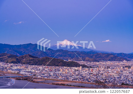 [Shizuoka Prefecture] Evening view of Shizuoka city and Mt. Fuji from Maruyama Flower Garden 122057687