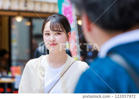 Young couple sightseeing in Osaka 122057972