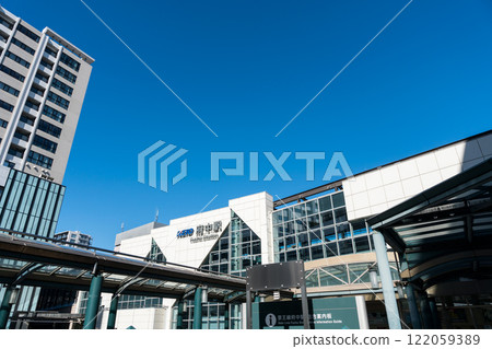 京王線府中站大樓，晴朗的冬日天空，東京府中市宮町 122059389