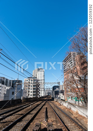 從京王線府中站眺望,晴朗的冬日天空,東京府中市宮町 從京王線府中站眺望,晴朗的冬日天空,東京府中市宮町 122059392