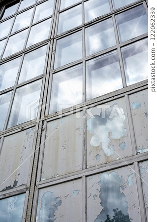 Big Window 122062339