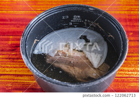 Low-temperature cooking: Boiled pork left overnight, fat removed 122062713