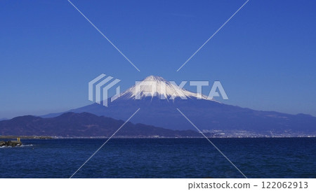 [Shizuoka] Mt. Fuji from the Miho Peninsula 122062913