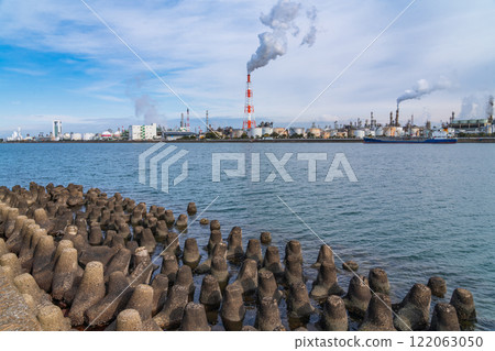 從霞浦綠地公園眺望四日市工業園區(三重縣四日市市) 從霞浦綠地公園眺望四日市工業園區(三重縣四日市市) 122063050