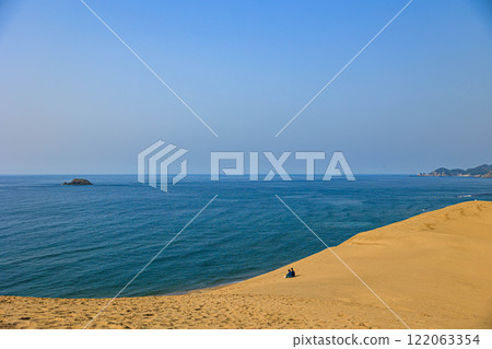 [Tottori Prefecture] Tottori Sand Dunes: Art woven by wind and sand 122063354